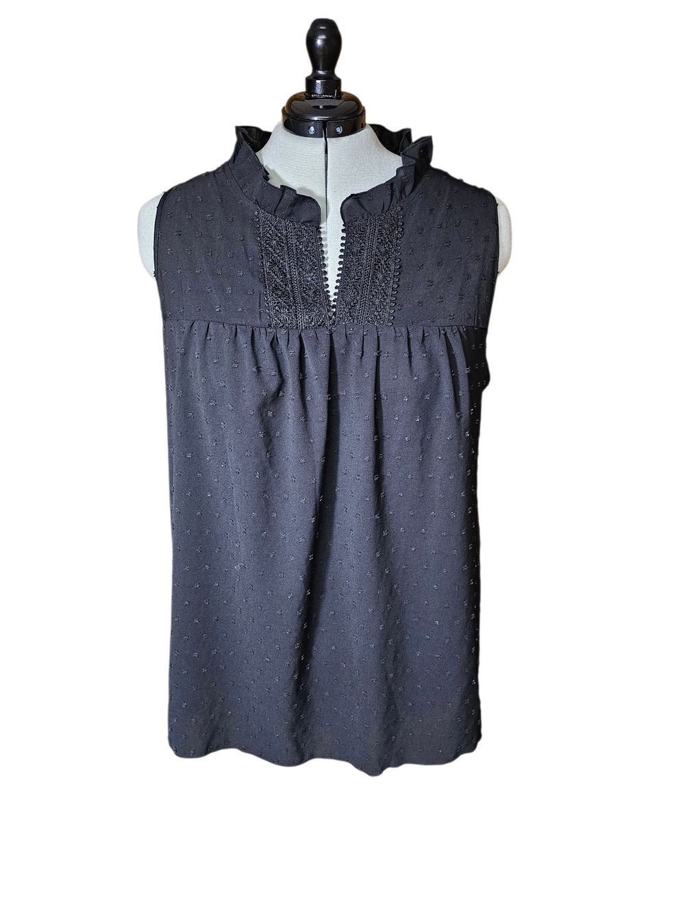 SHEIN Black Sleeveless Ruffle Neck Swiss Dot Camisole
